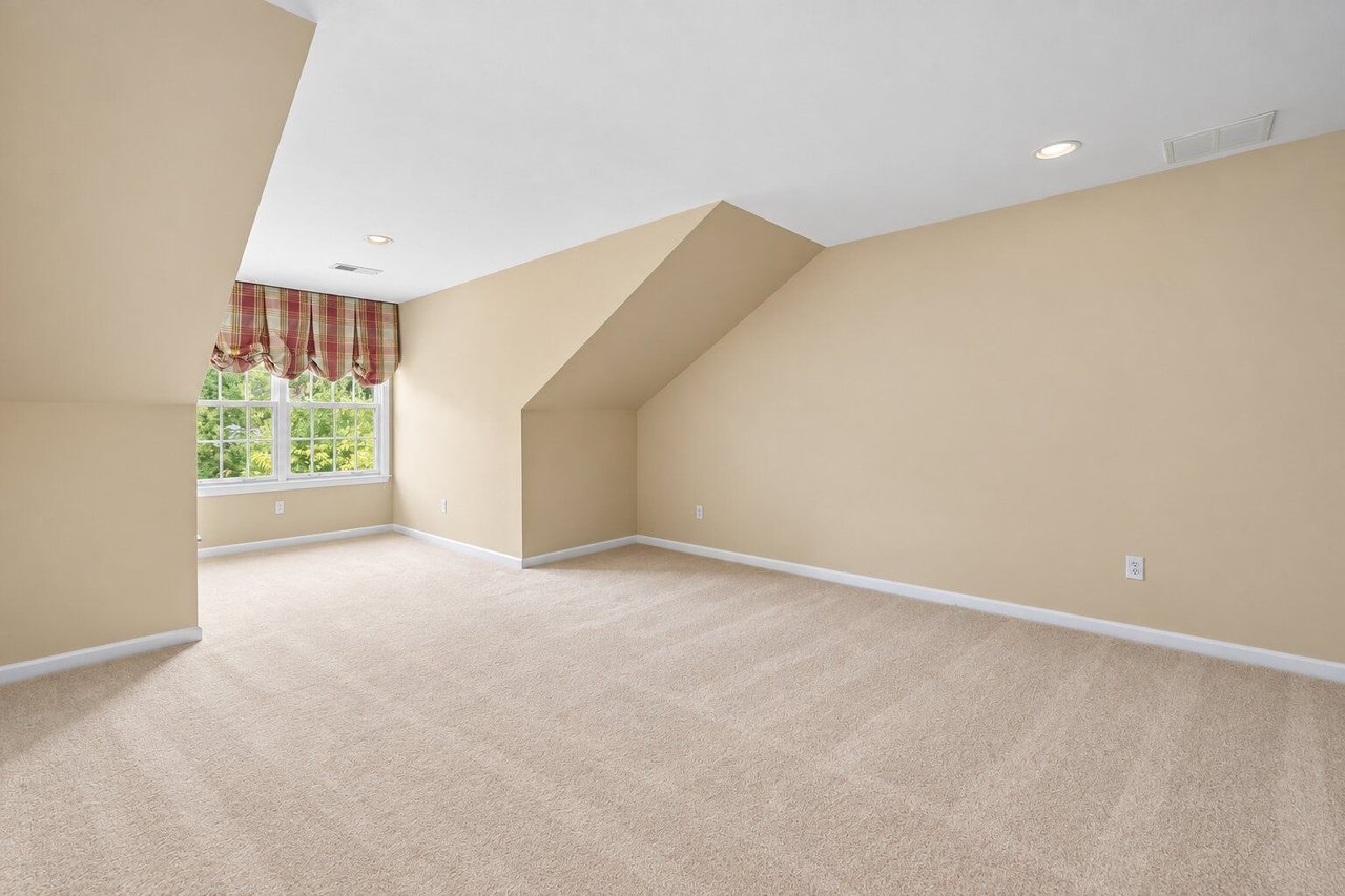 6 Melrose Ln