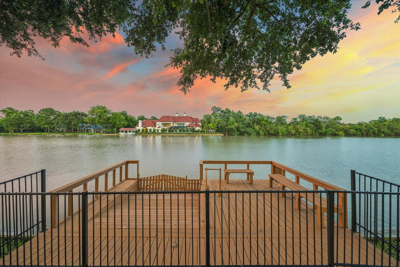 910 Genova St Venetian Estates