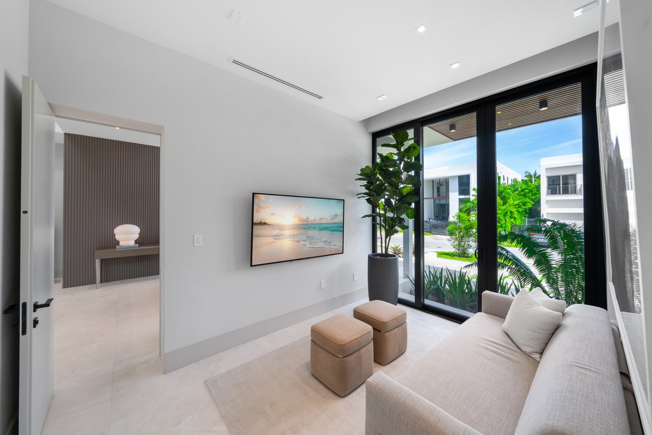 262 189th Terrace