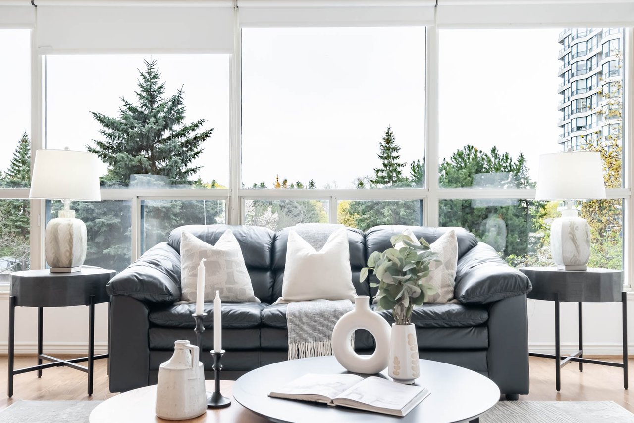 301-7300 Yonge Street 