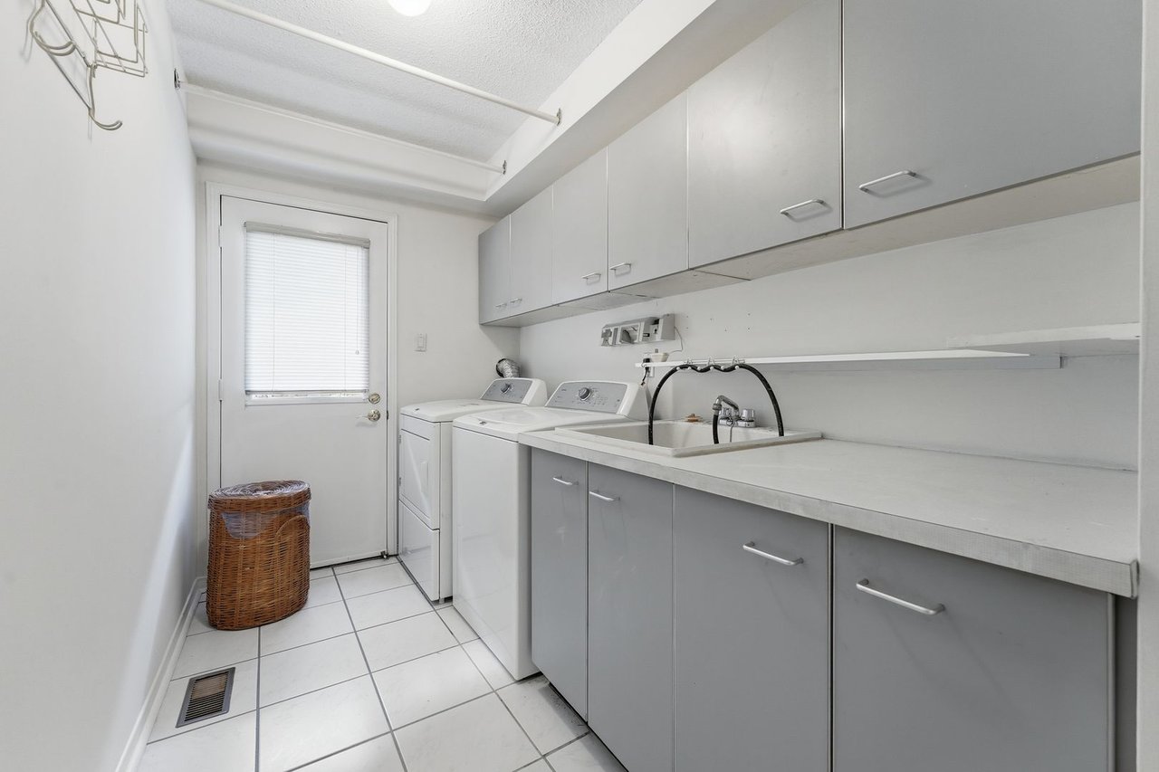 5211 Micmac Cres