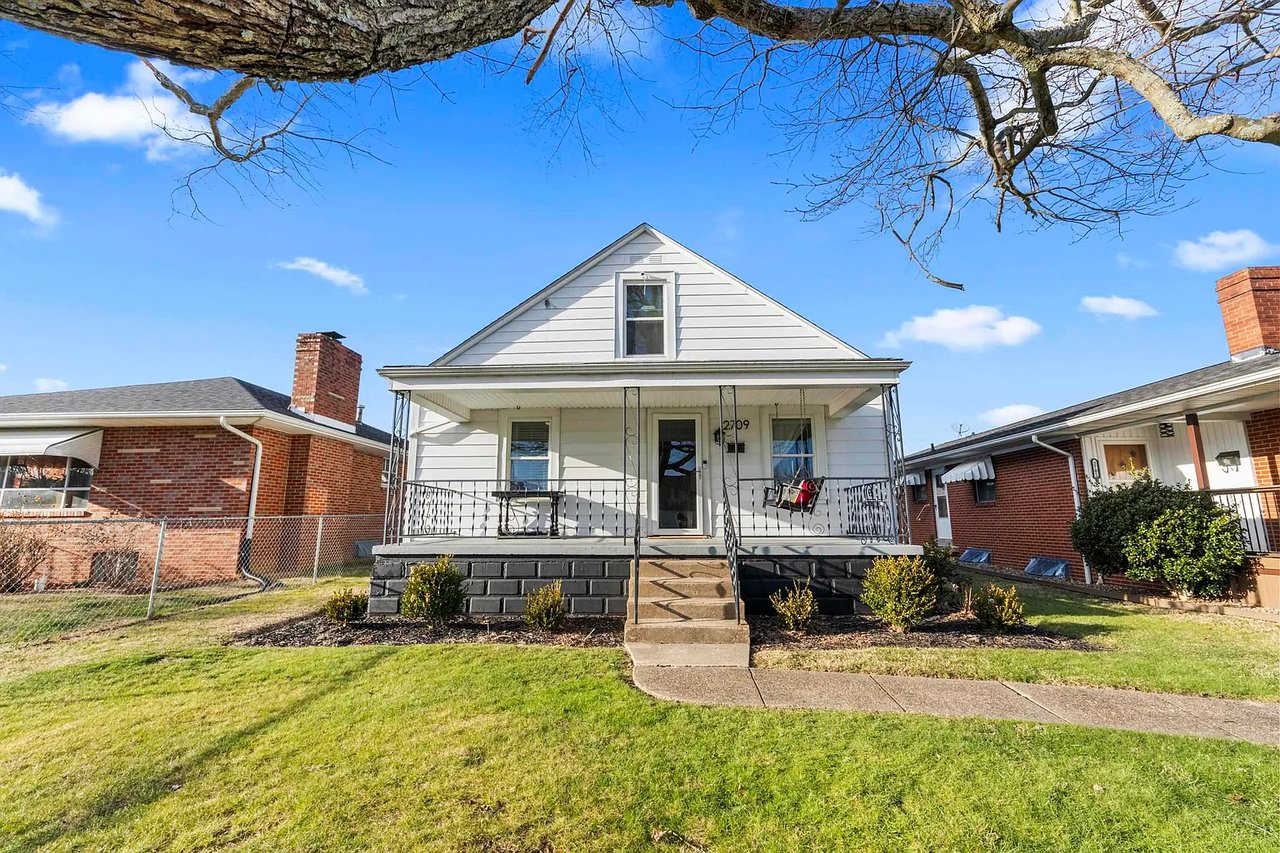 2709 Adams Ave