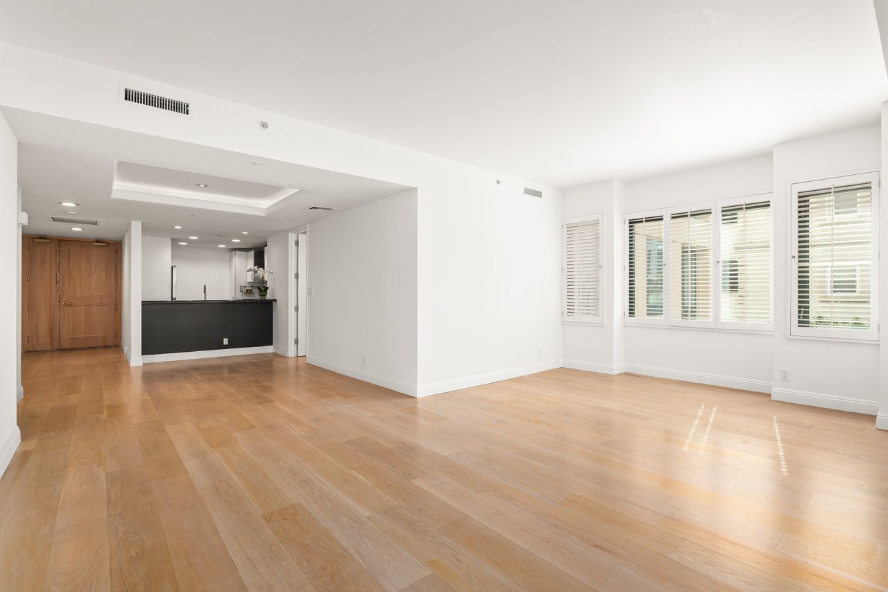 The Dorchester #408, Wilshire Corridor