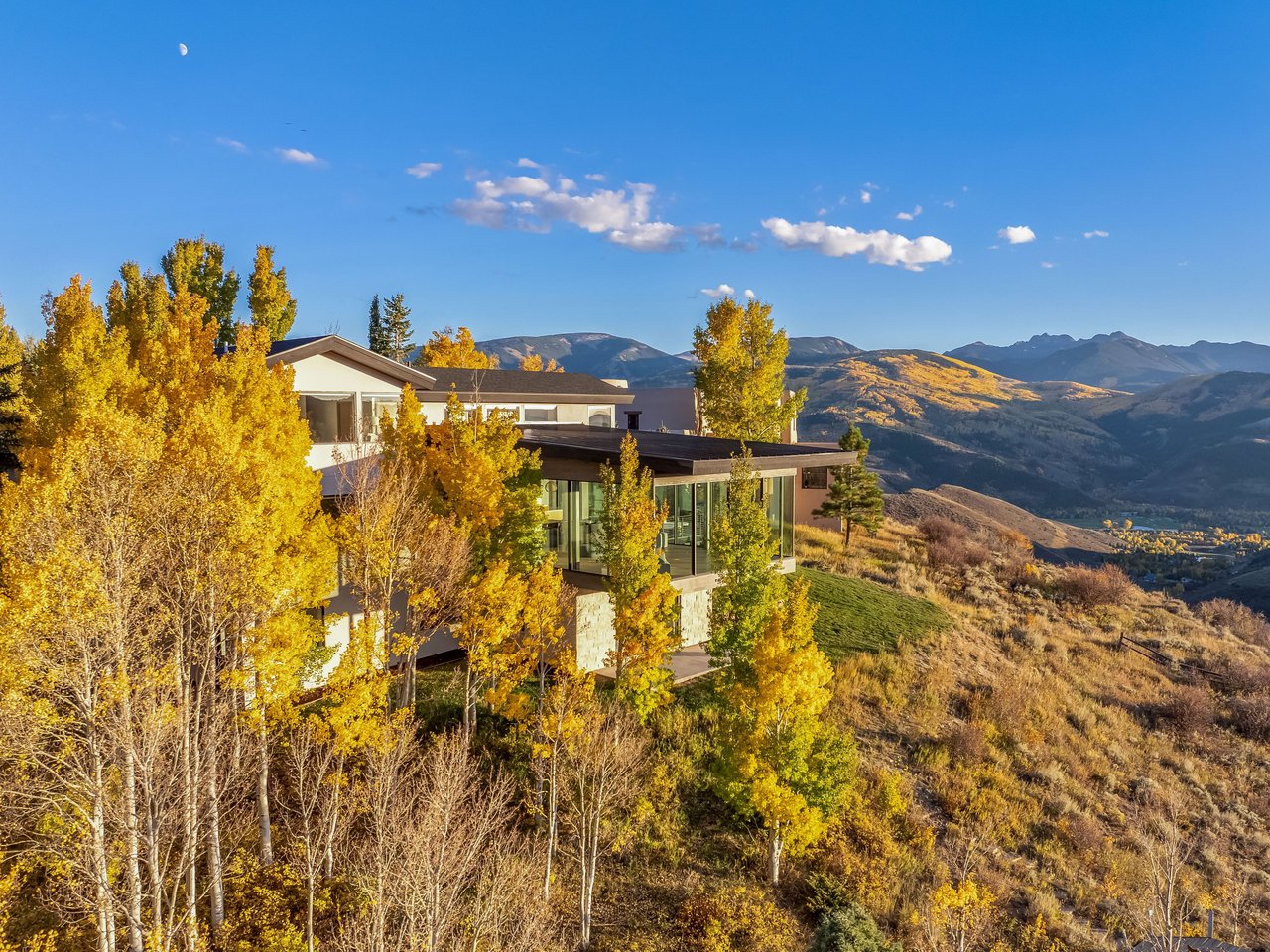 4380 June Point, Avon