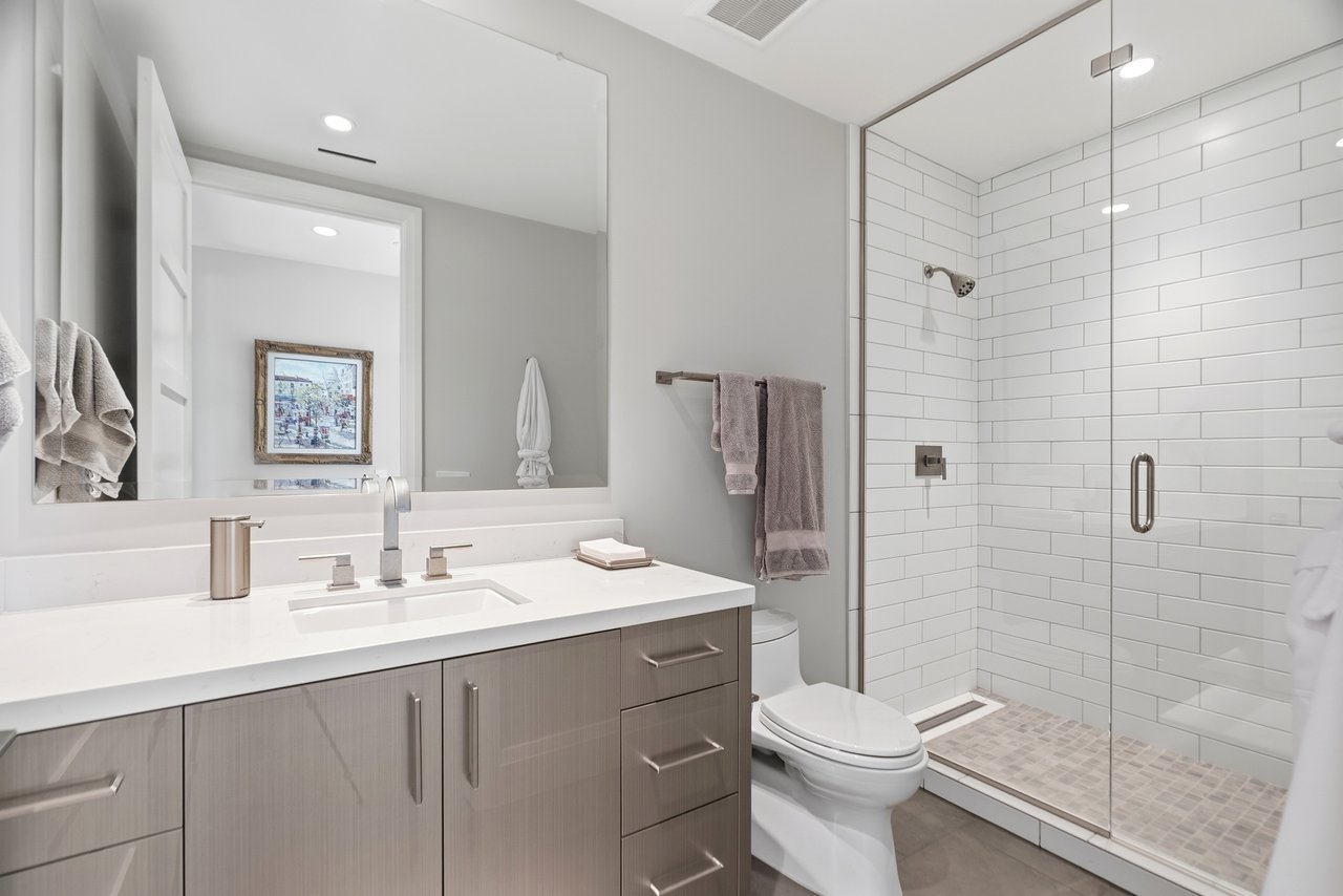 6180 N LAS BRISAS Drive