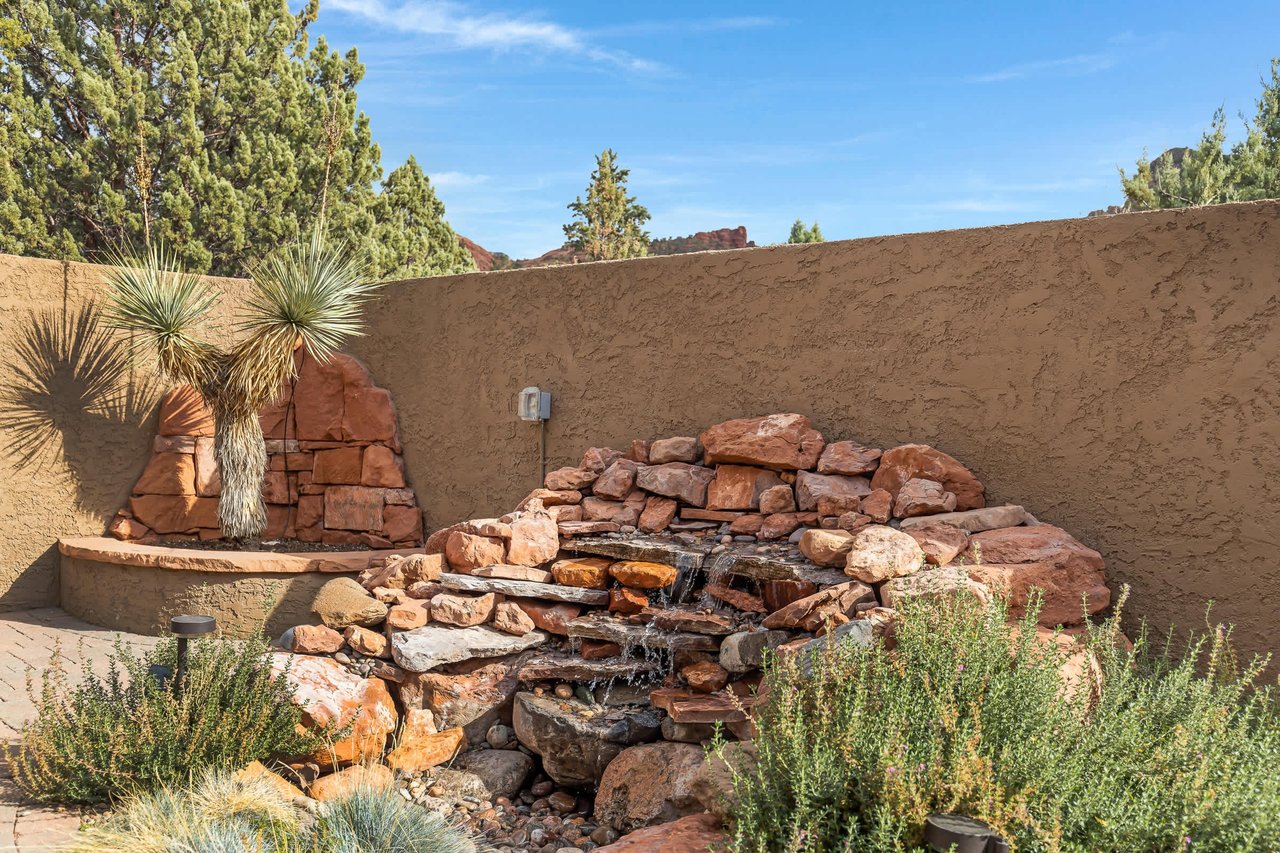 Mammoth Rock Lodge-New Family Home Remodeled, 2 Hot Tubs & Game Room