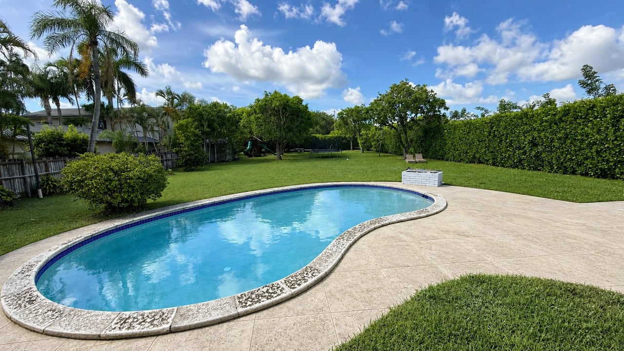 Build Your Dream Estate in Glenvar Heights