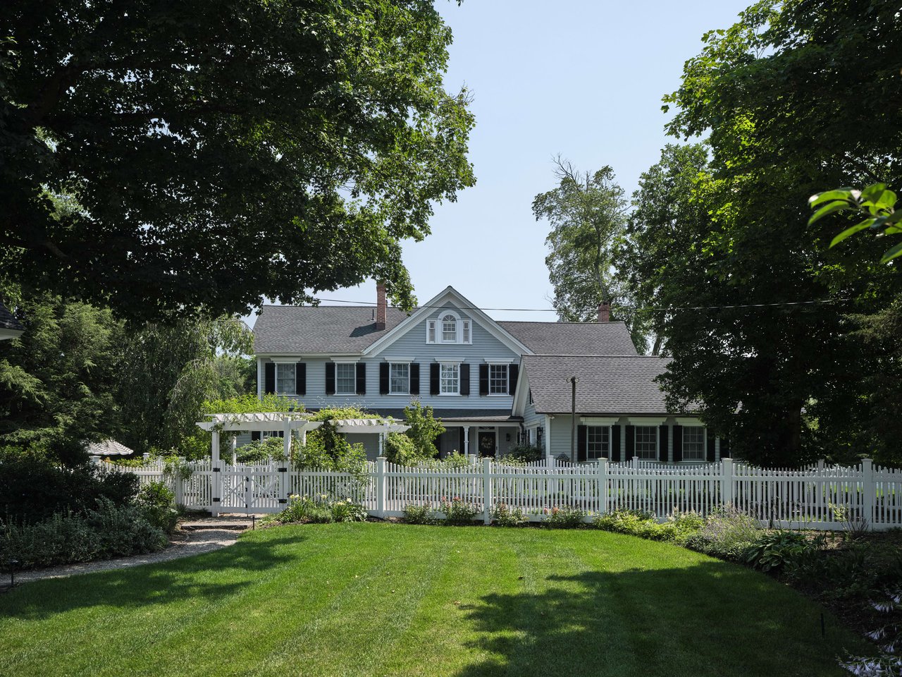LONGHOUSE FARM 