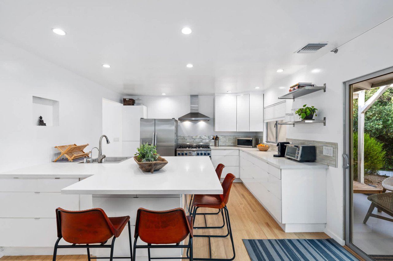 1518 Valley Drive, Topanga