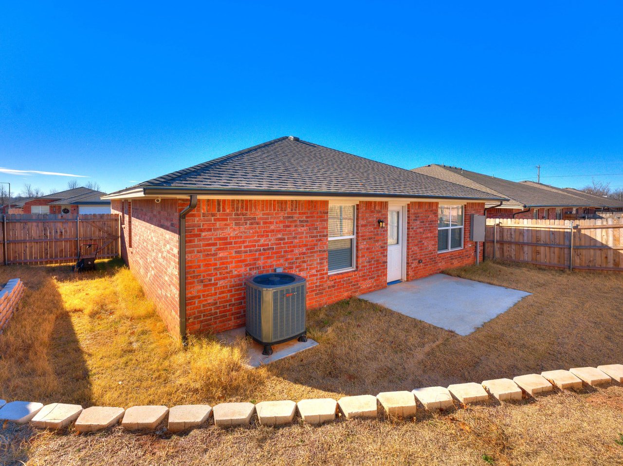 1218 Kingston Rd 