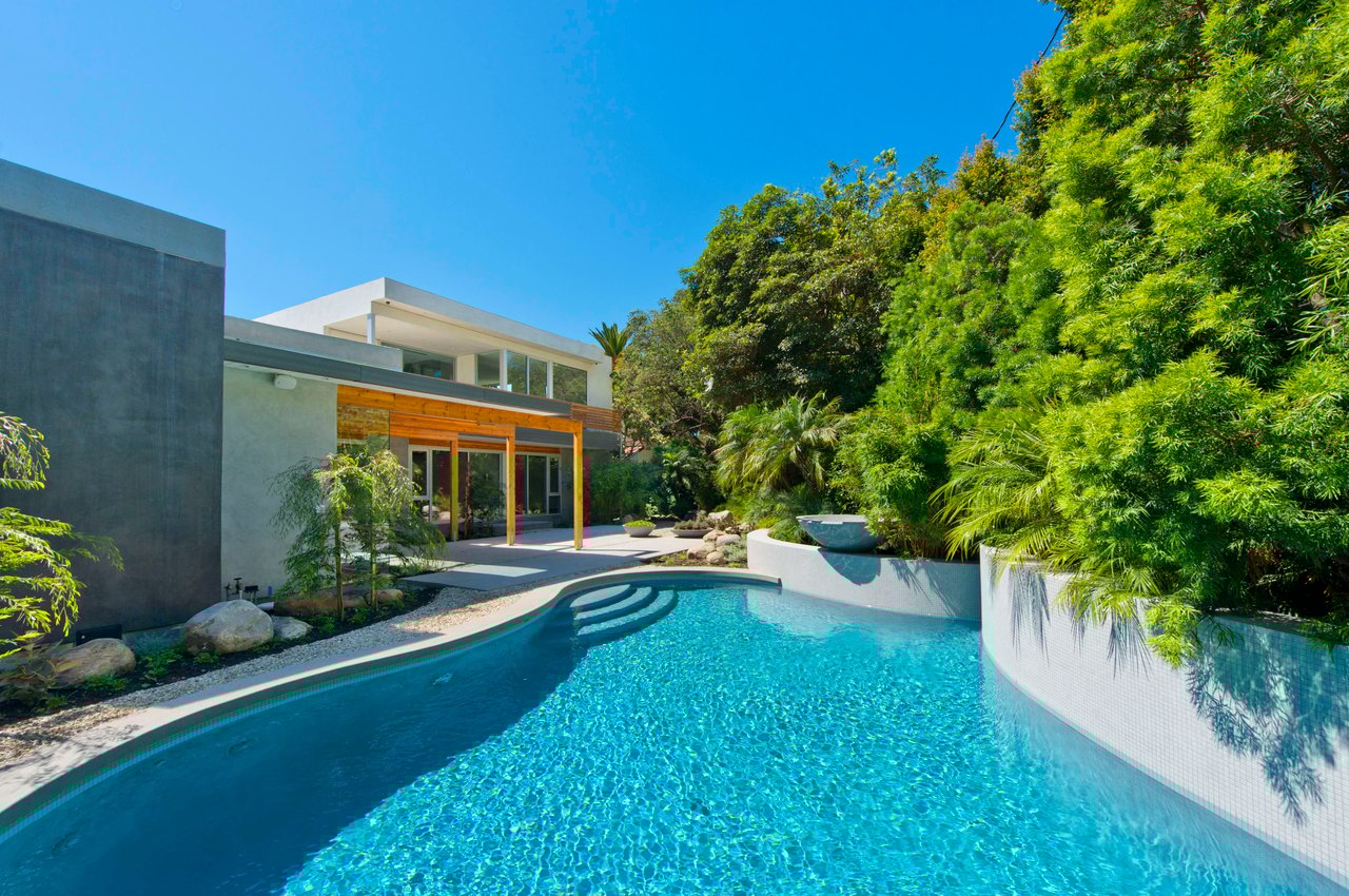 1710 Mandeville Canyon Rd