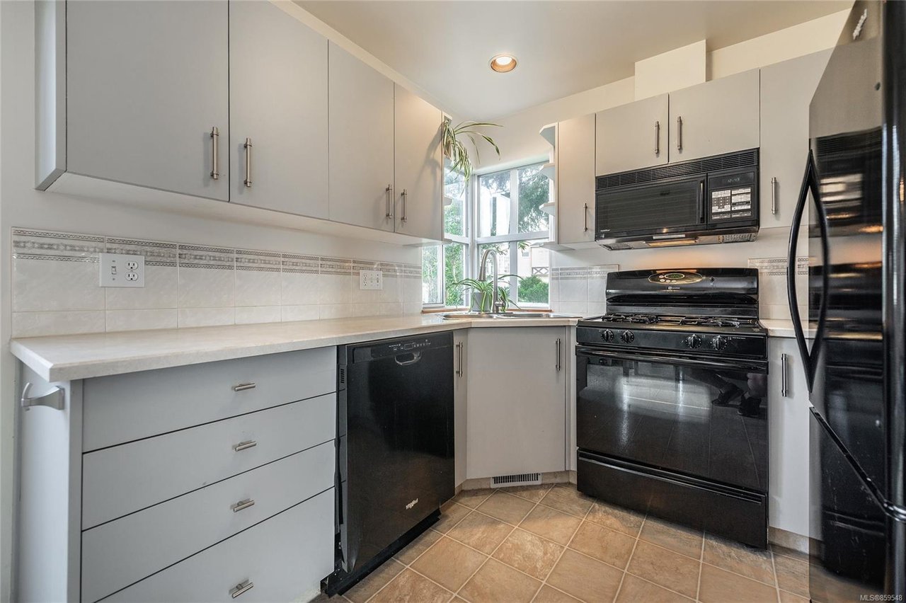 391 Burnside Rd