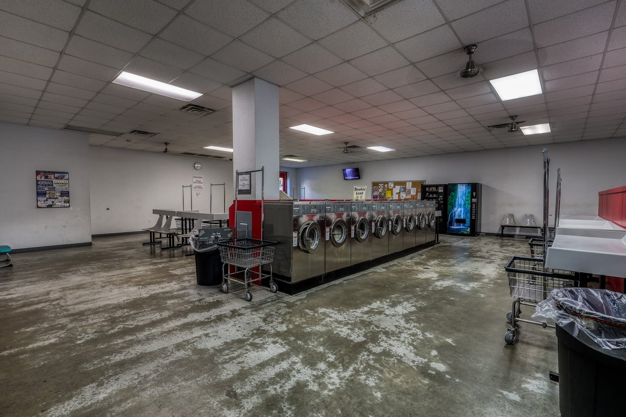 512 & 514 S Front St Bellville, TX 77418