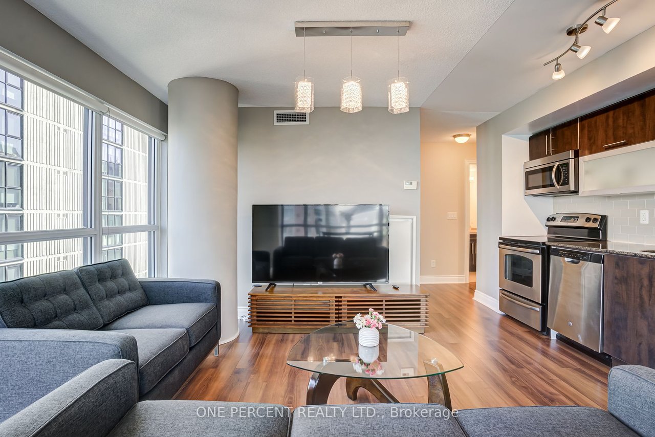 28 Ted Rogers Way 1109