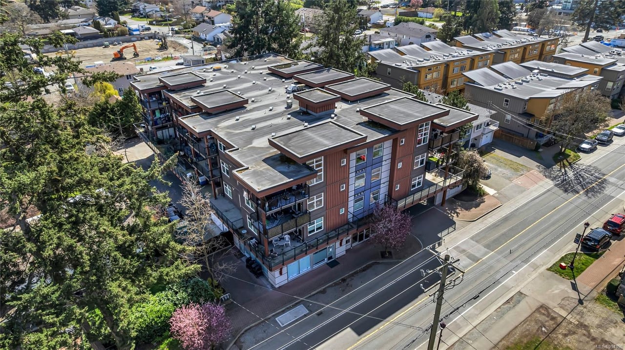 204-2717 Peatt Rd