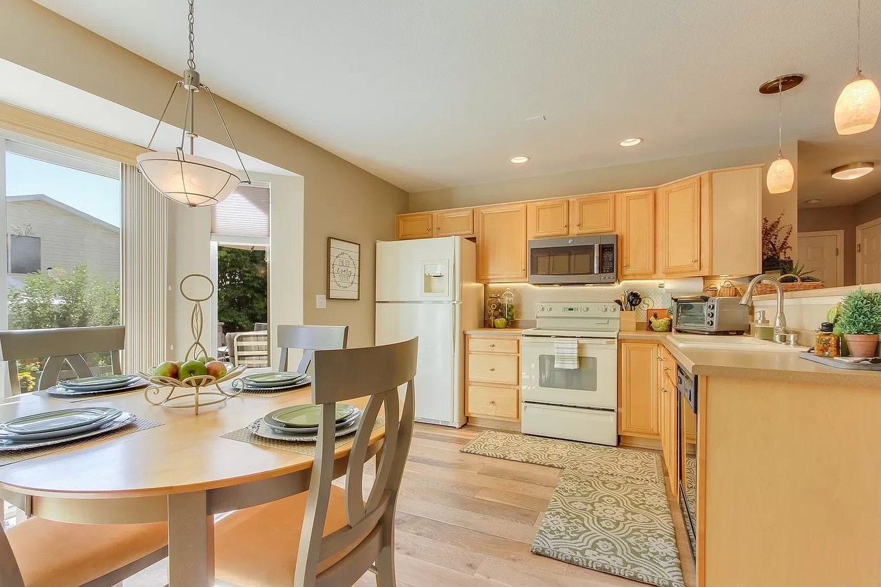 1160 Fall River Cir