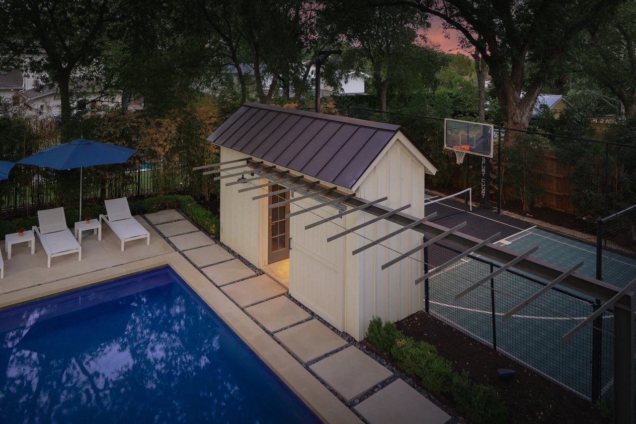 2308 Bridle Path