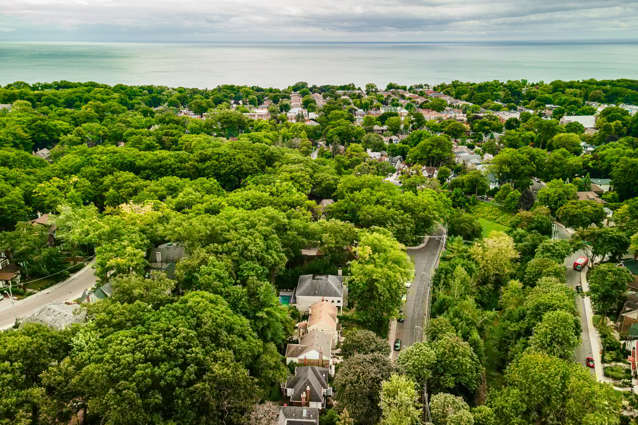 275 Glen Manor Dr E
