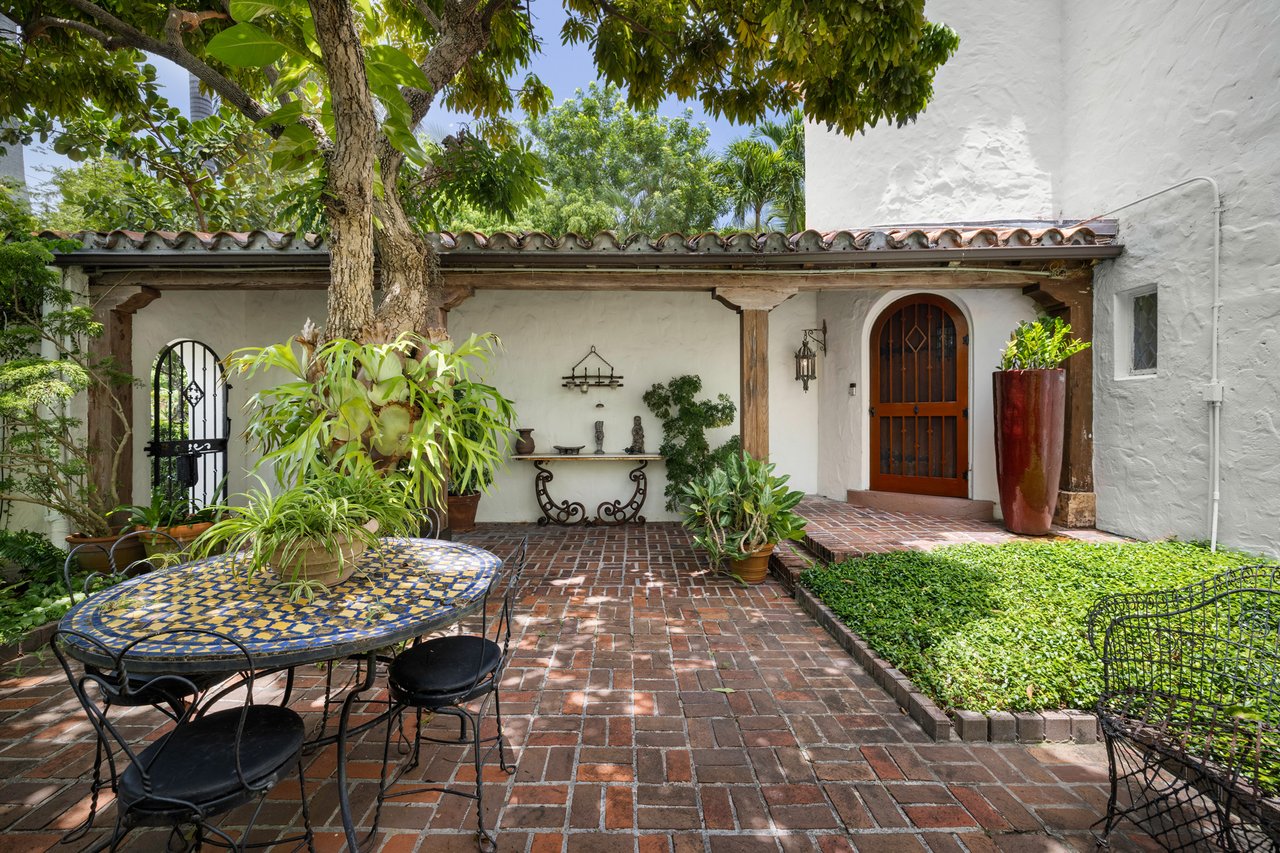 5215 Pine Tree Miami Beach