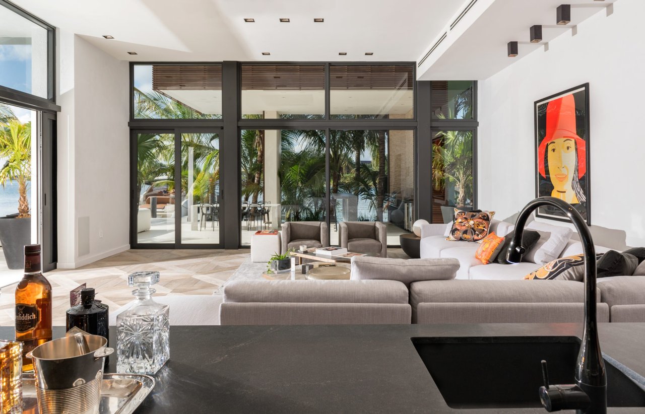 Mansion on North Bay Road Sells for $24.750M