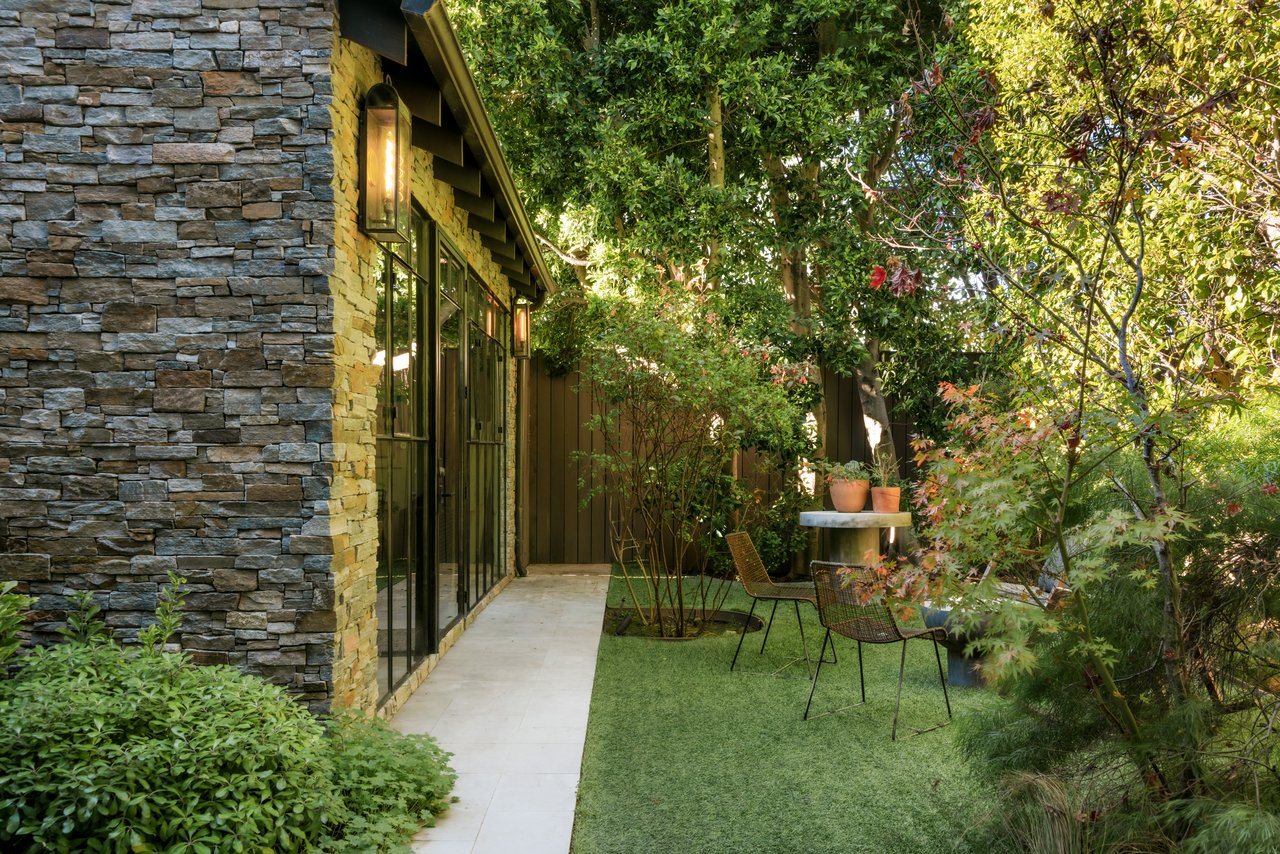 657 Milwood Ave, Venice 