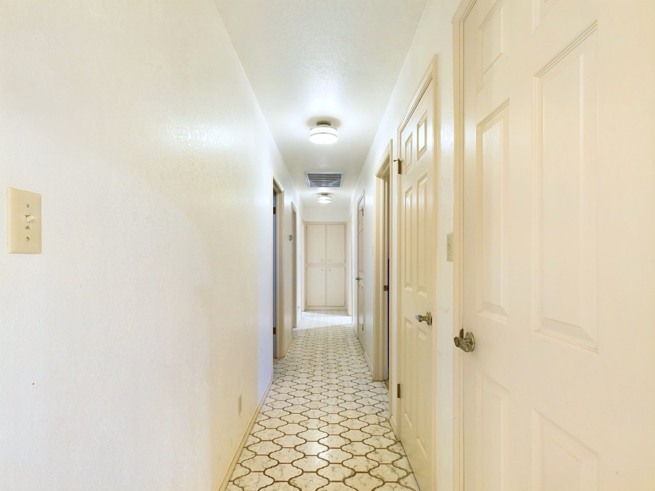 18 Winding Way
