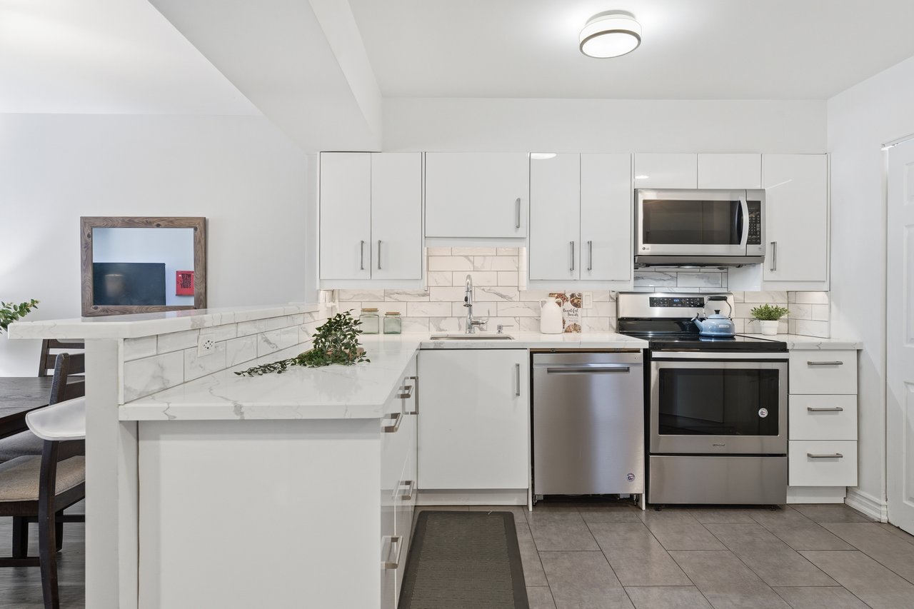 1485 Lakeshore Rd E 511