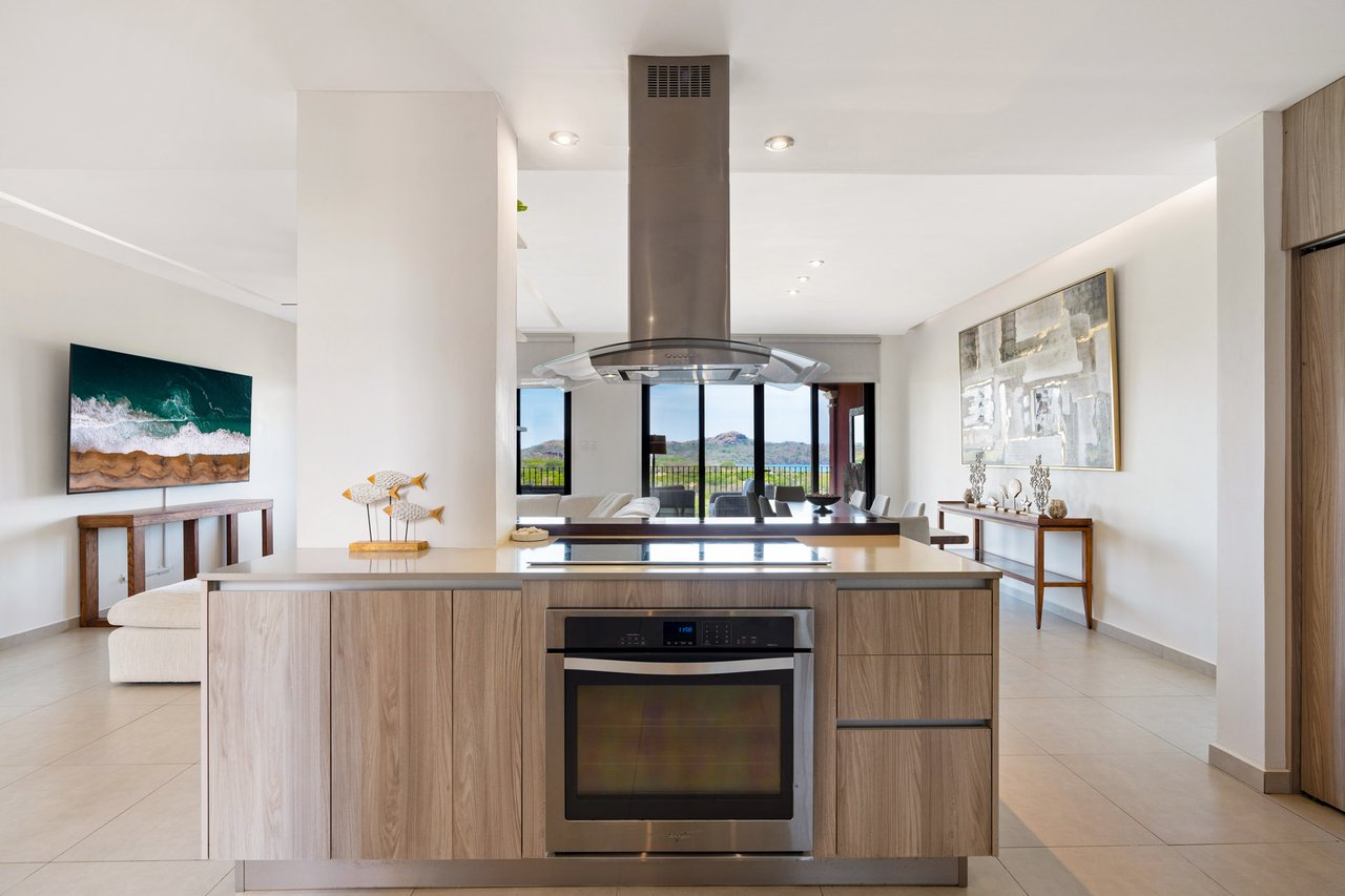 Bougainvillea Penthouse 4315 | Ocean-View 3BR in Reserva Conchal