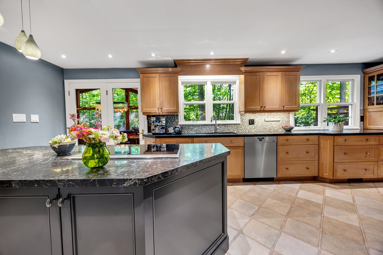 1346 Whiteoaks Avenue, Mississauga