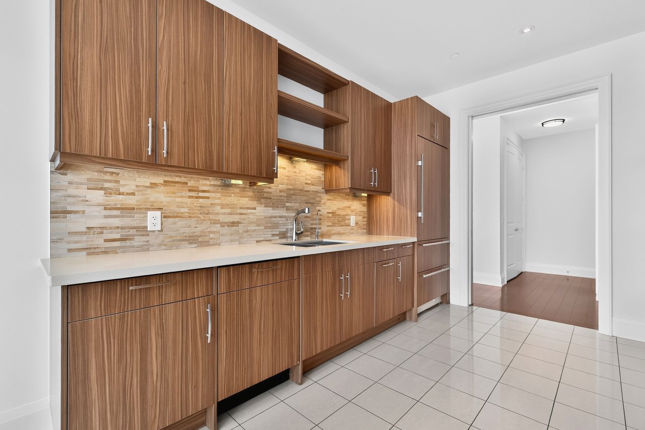 808-11 Bronte Road, Oakville