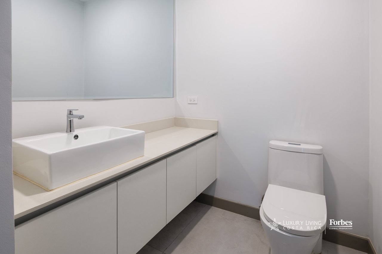 21469 - Contemporary penthouse for sale, spacious rooms and terraces
