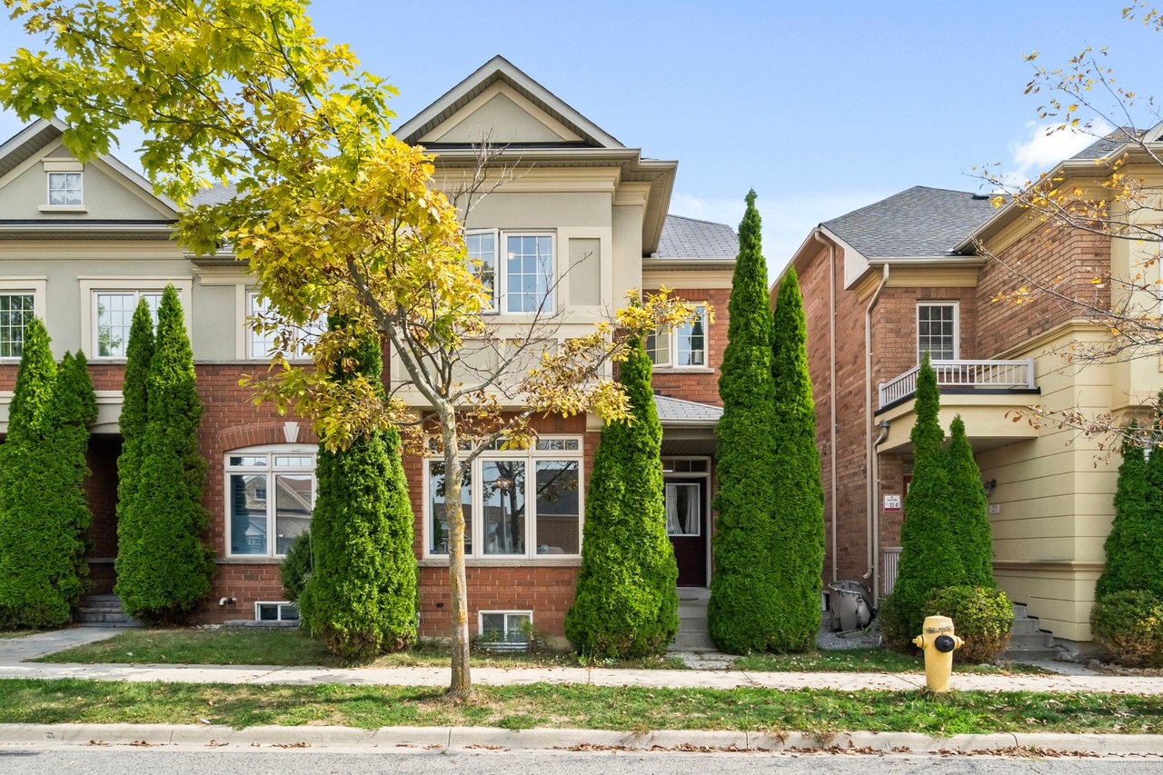 25 Abberley St Markham, ON L6B 0N2