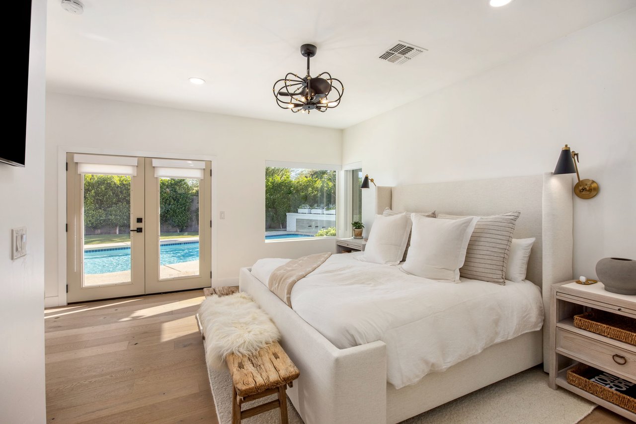 4119 E Indianola Ave