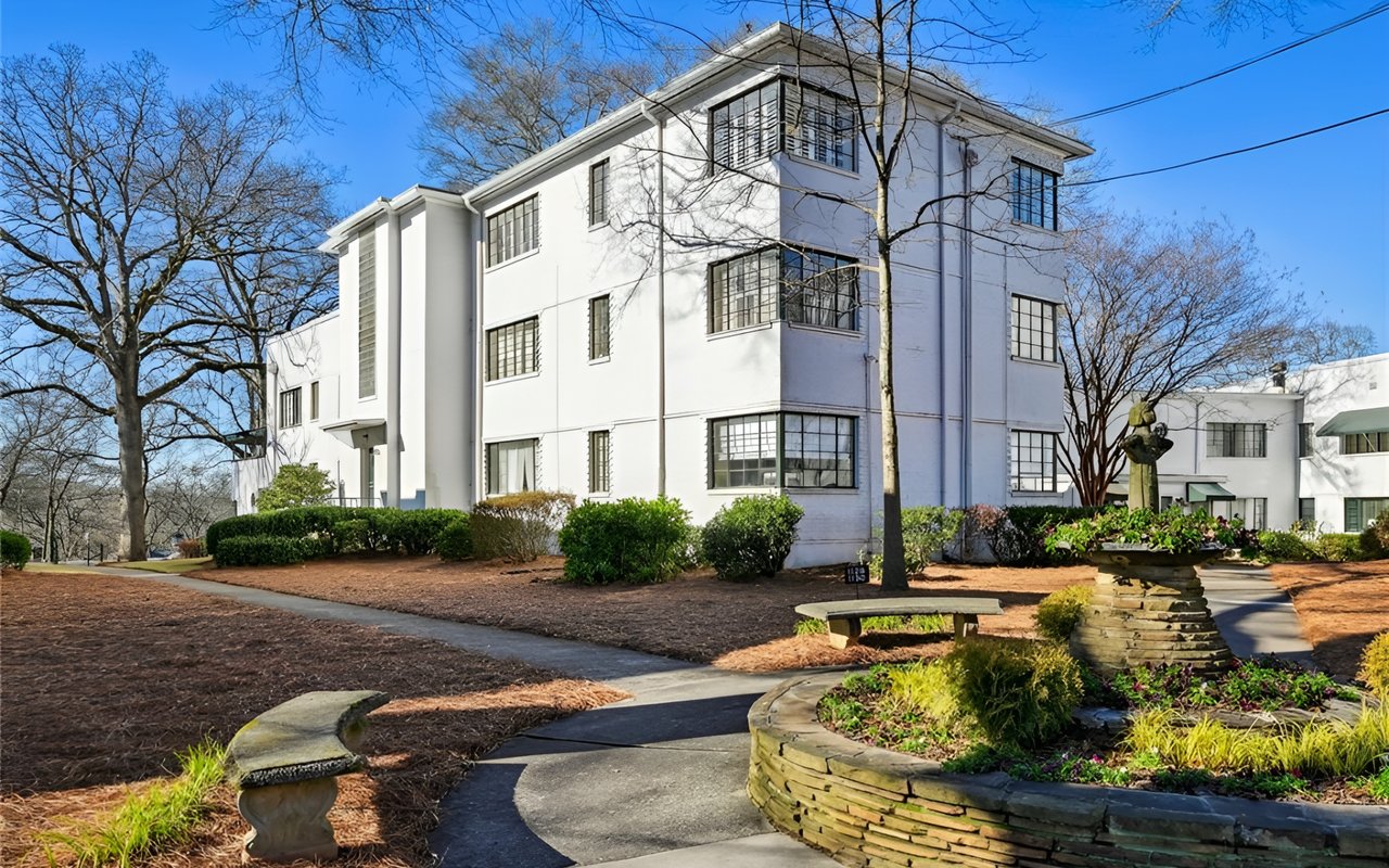 1130 Briarcliff Road NE #5: Modern Elegance in Atlanta