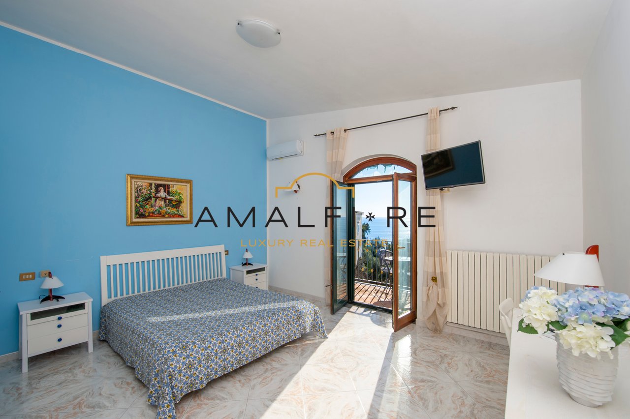 Seafront Villa With Pool in Conca Dei Marini
