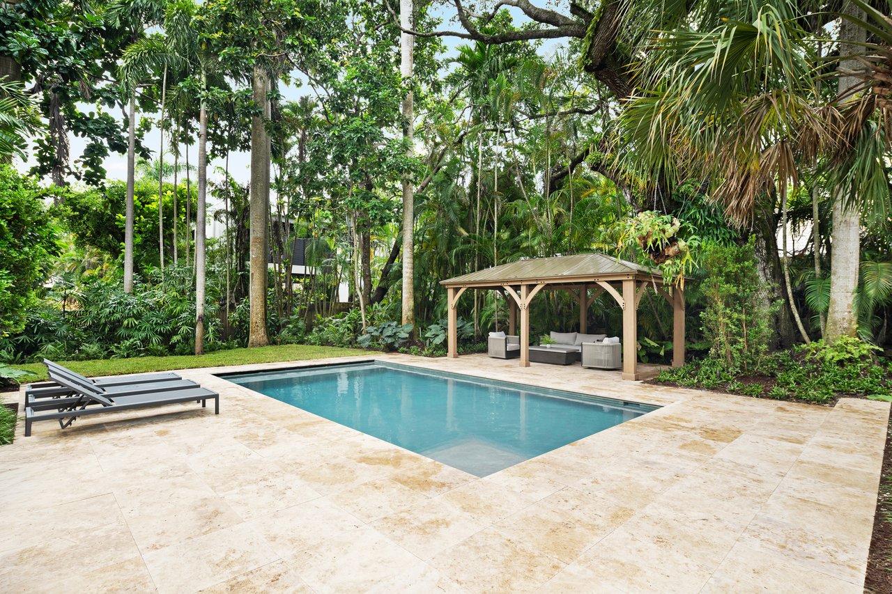 3700 Hibiscus Street "Casa Mamey"