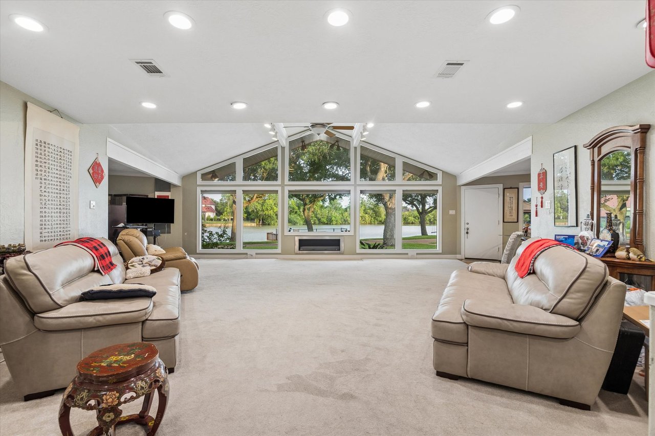 910 Genova St Venetian Estates