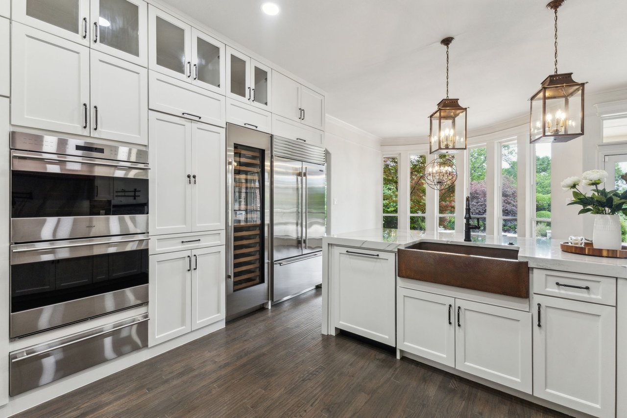 Pretty Home on Firewheel Golf Course in Garland Closes