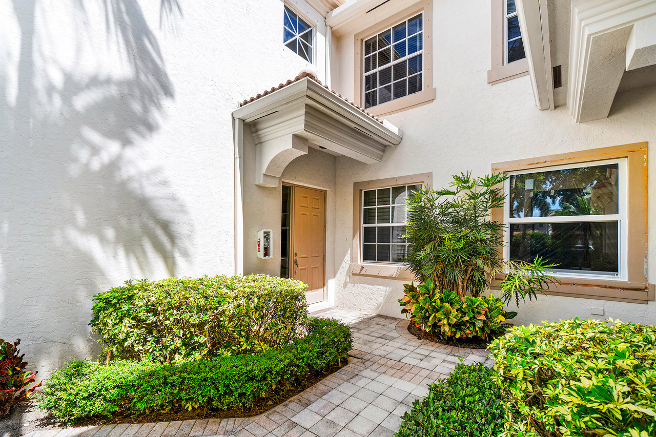 6213 Island Walk A 