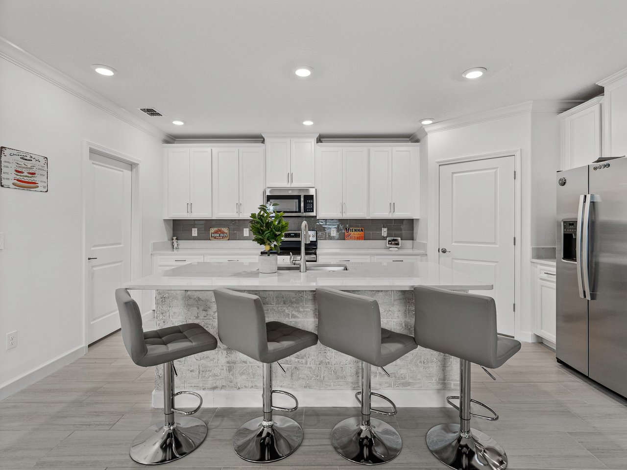 31500 MAGNA GULF LOOP