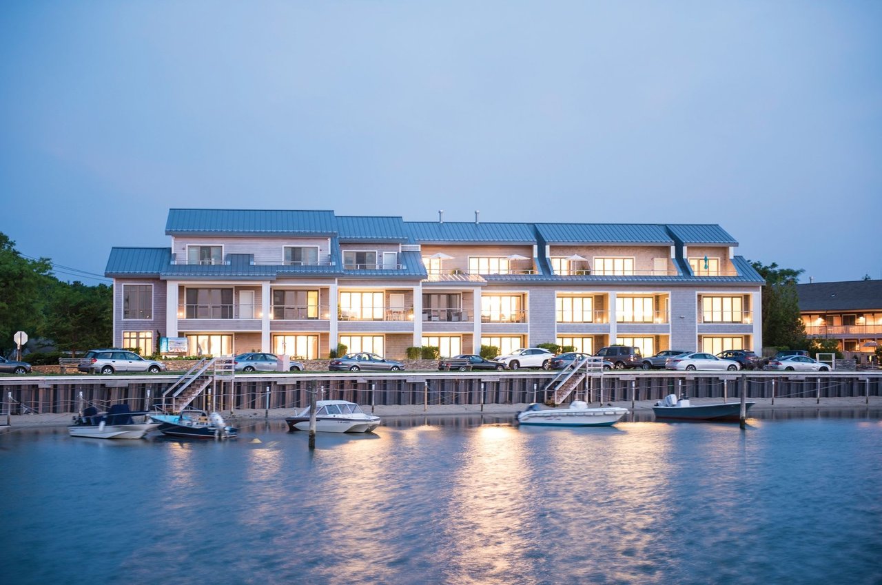 Harbor's Edge, Unit 2F