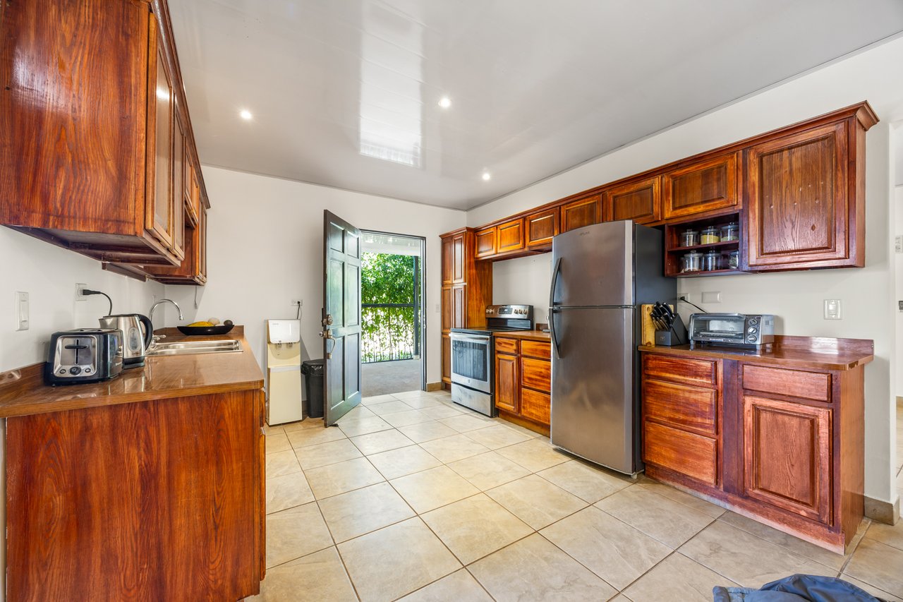 Casa Brisa Azul | 3BR Walk-to-Beach Home in Tamarindo
