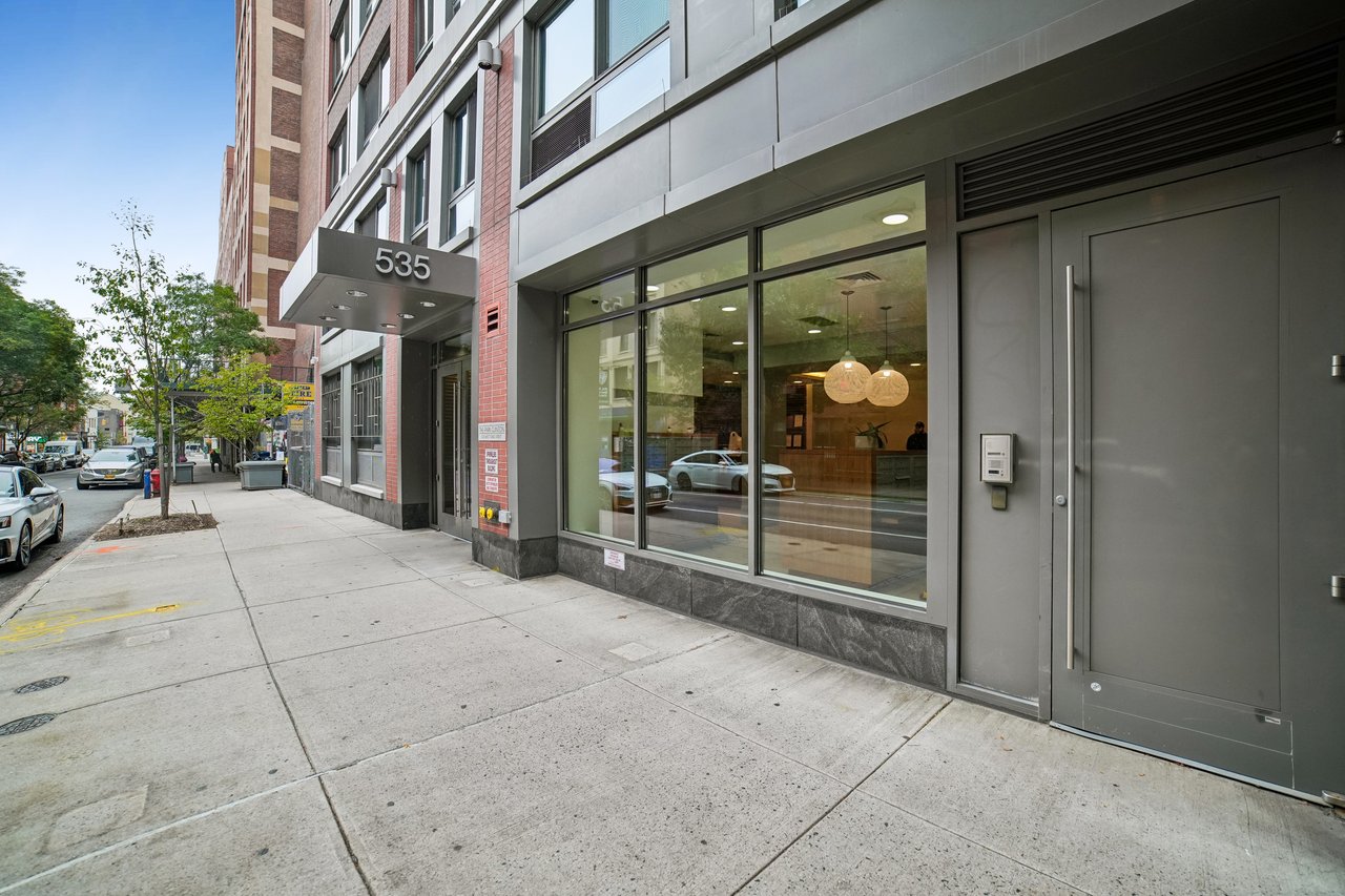 535 W 52nd St Unit 8d