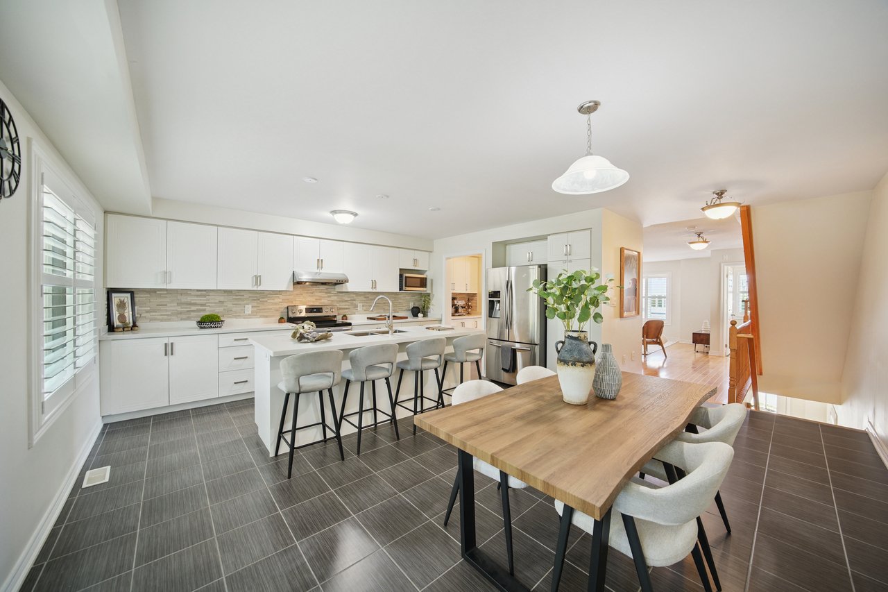 GORGEOUS TOWNHOME