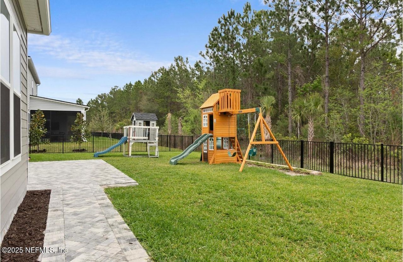 462 HILLENDALE Circle, St. Johns