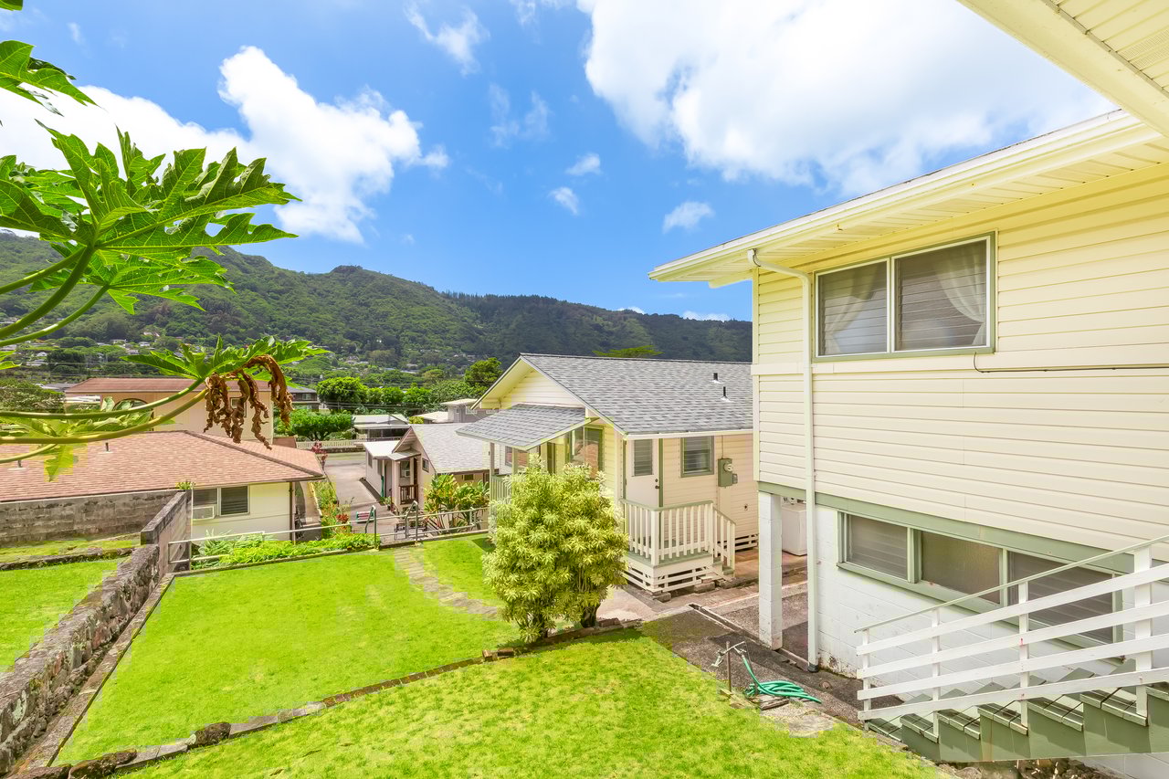3313 Manoa Road