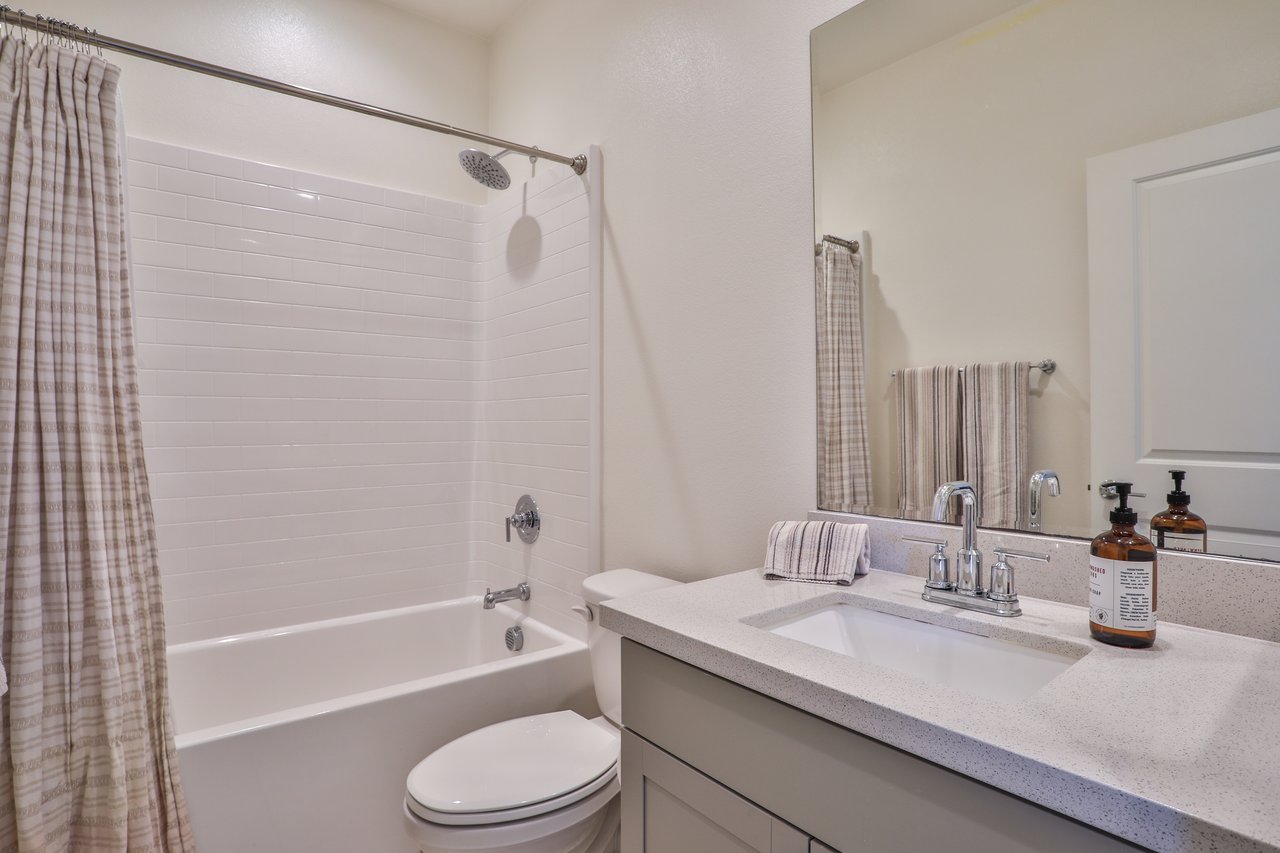 608 White Oaks, Lake Forest