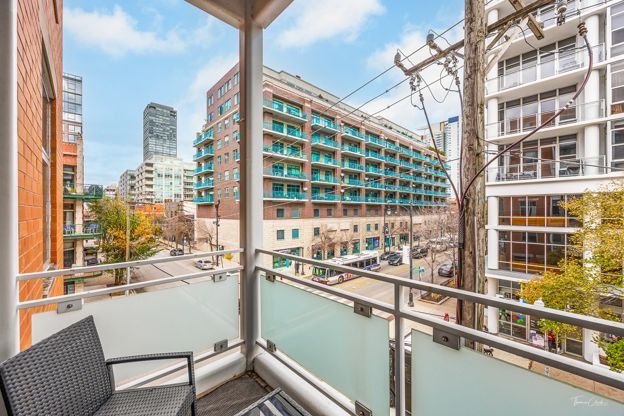 939 W Madison Street Unit: 301