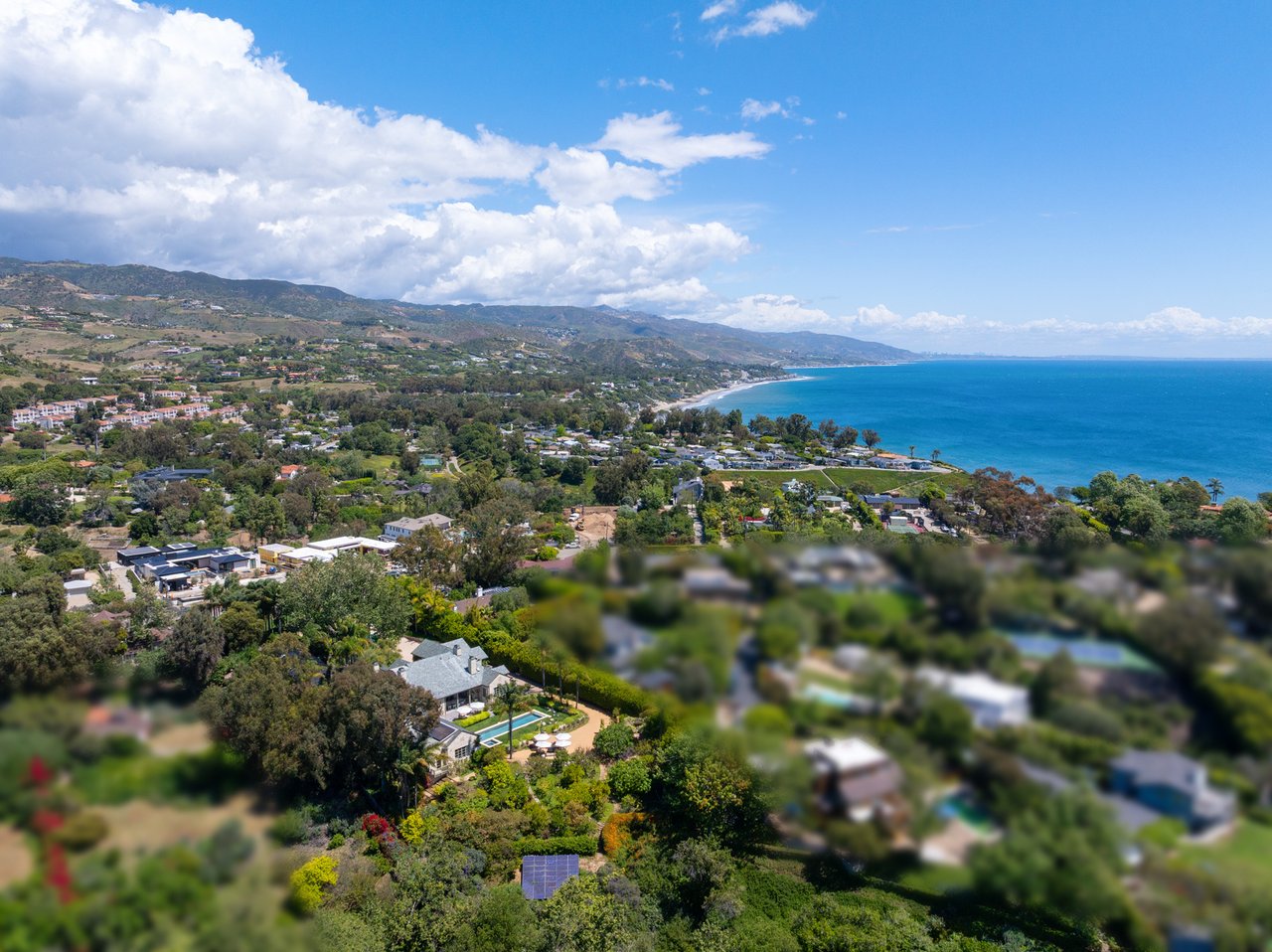 6625 Zumirez Dr