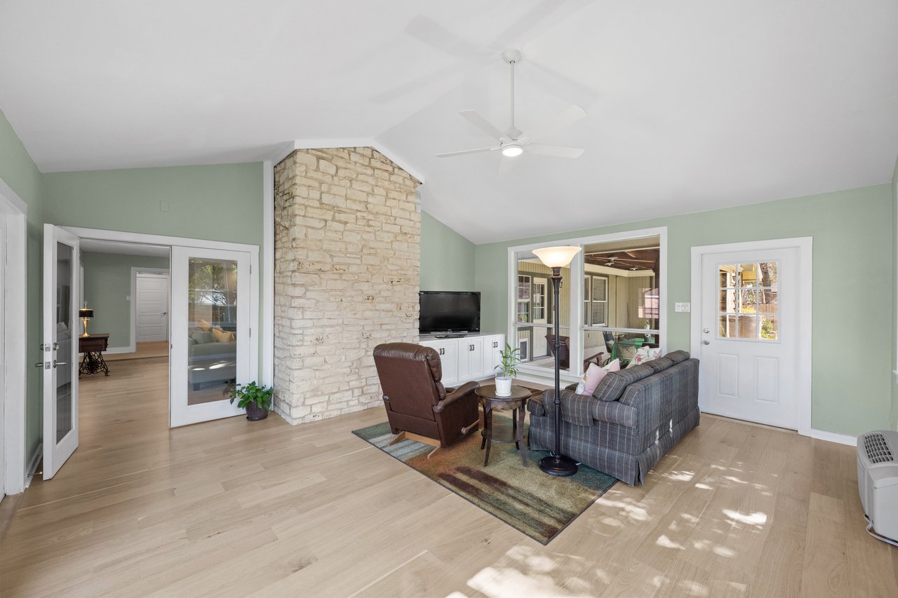 6103 Waldon Hollow